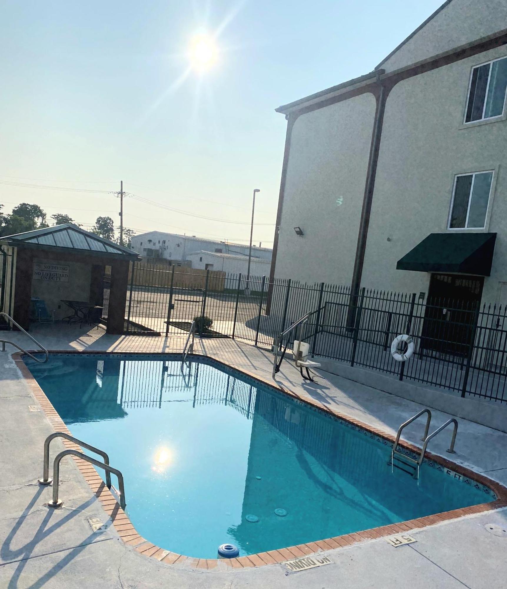 Days Inn By Wyndham Laplace- New Orleans Exterior foto
